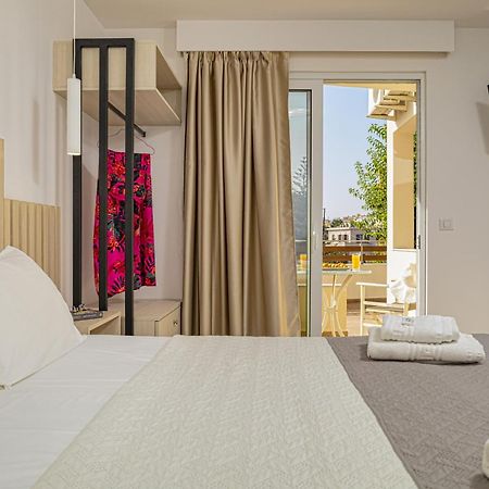 Theos Village Apartments カト・ダラトソ エクステリア 写真