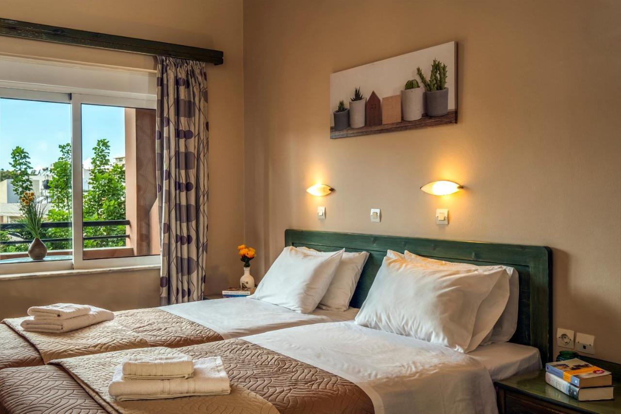 Theos Village Apartments カト・ダラトソ エクステリア 写真