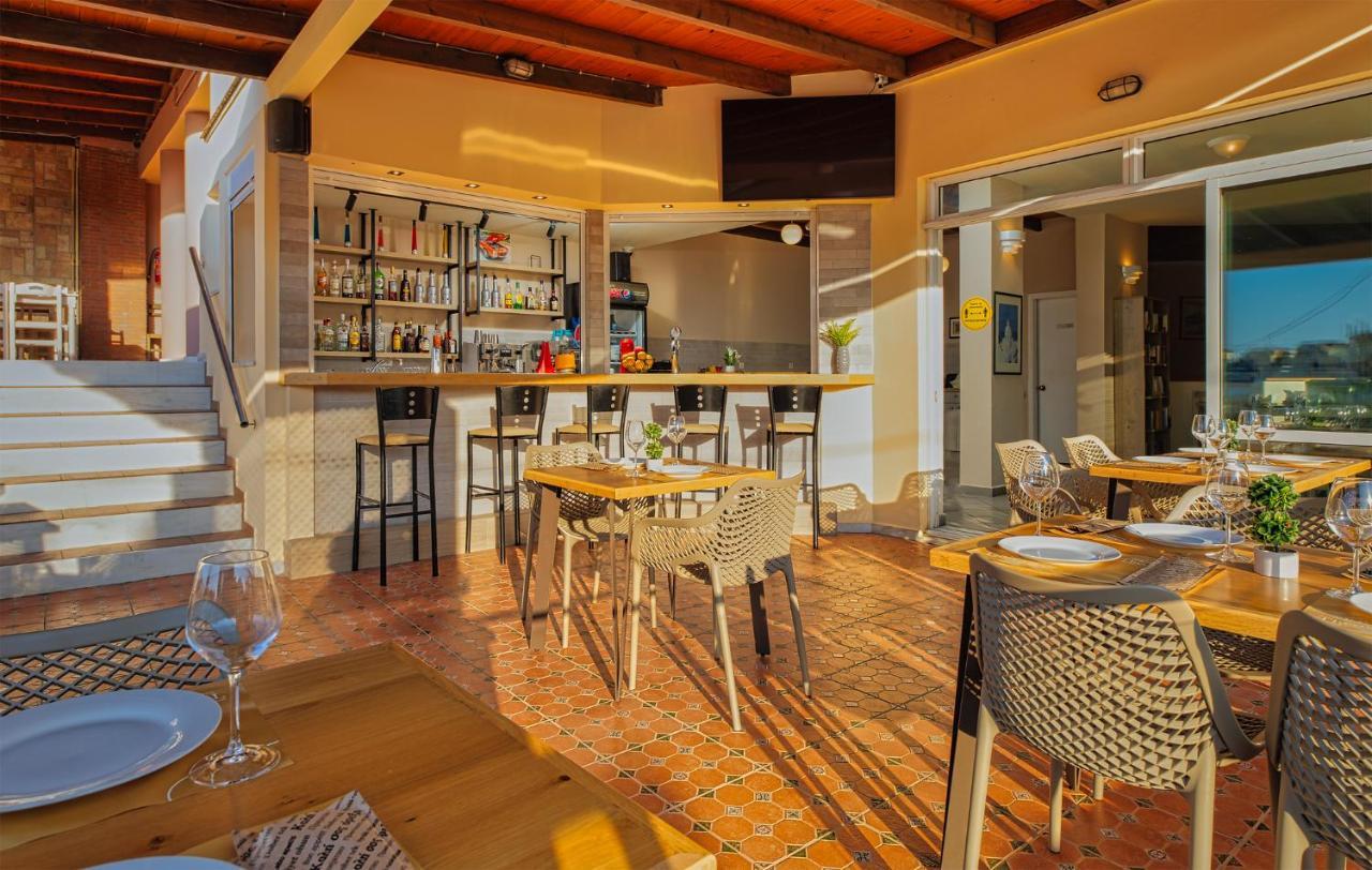 Theos Village Apartments カト・ダラトソ エクステリア 写真