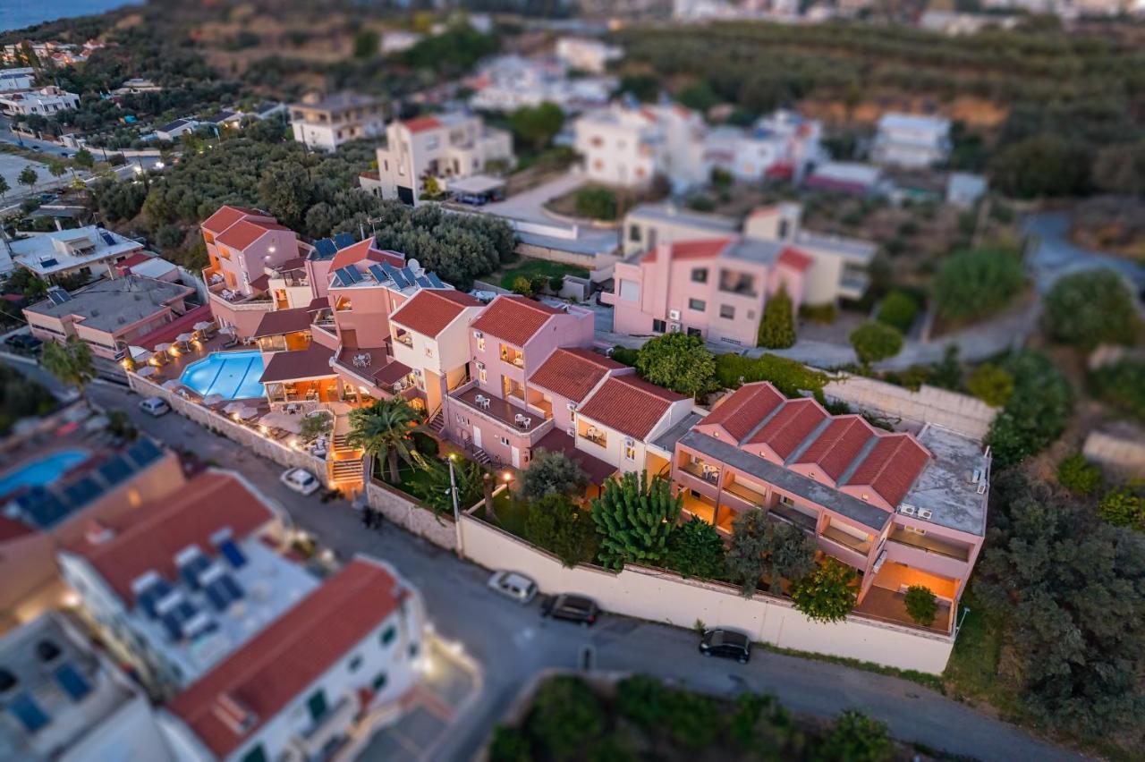 Theos Village Apartments カト・ダラトソ エクステリア 写真