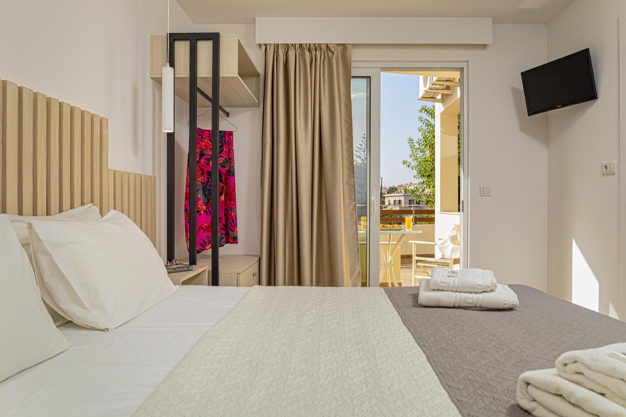 Theos Village Apartments カト・ダラトソ エクステリア 写真