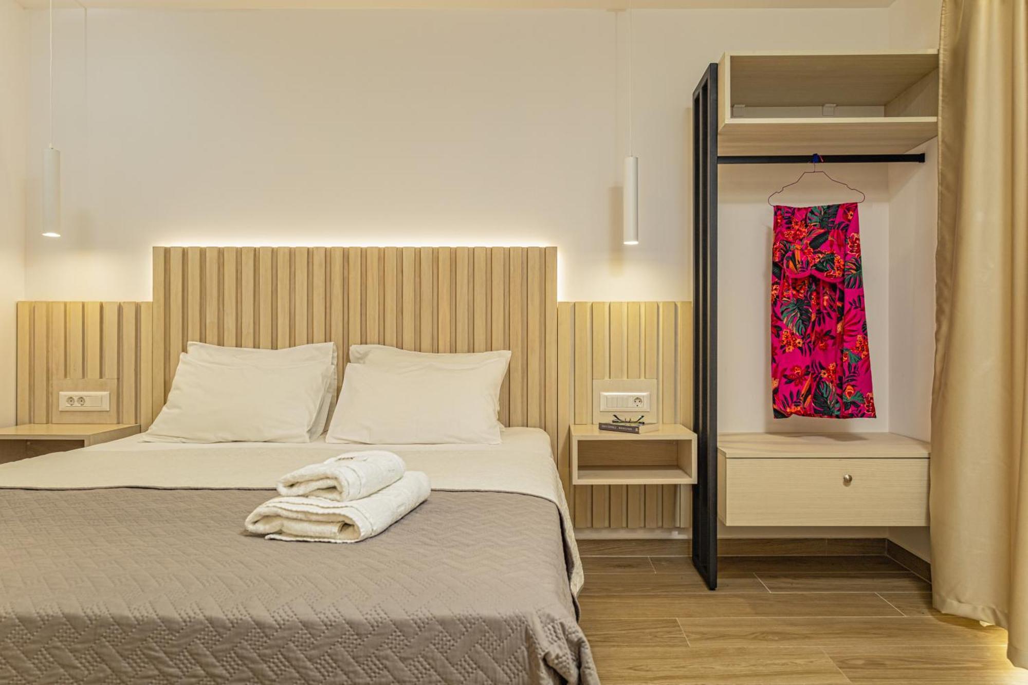 Theos Village Apartments カト・ダラトソ エクステリア 写真