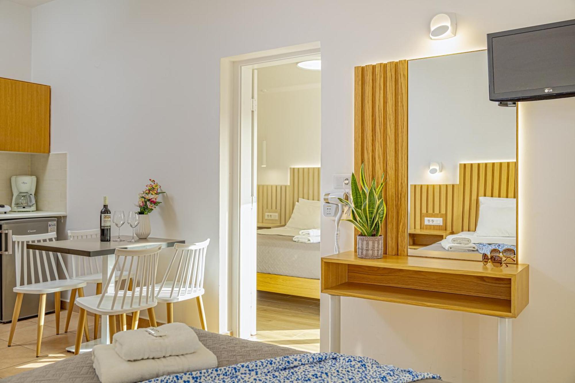 Theos Village Apartments カト・ダラトソ エクステリア 写真